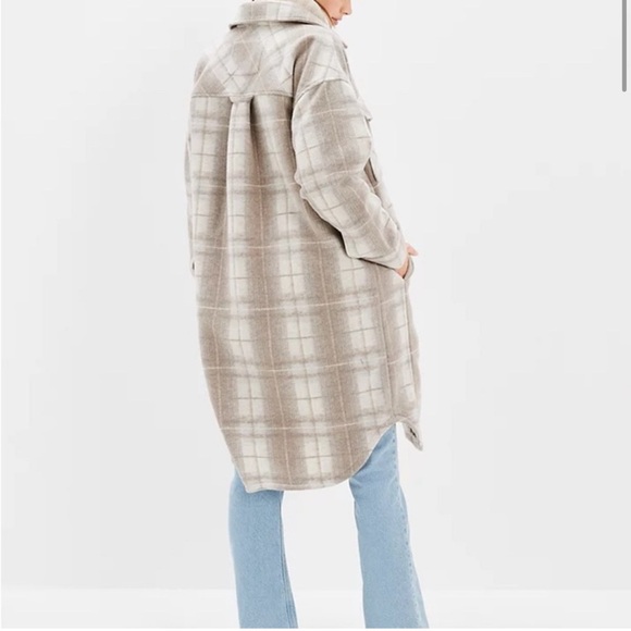 American Eagle Elongated Plaid Shacket Size Medium - Picture 4 of 7